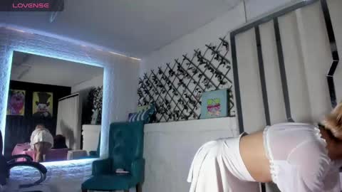 Snapshot of barbieambarx chatting on May 2026 04:23:01 PM Barbie online show from May 2026 04:23:01 PM
