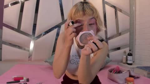 Snapshot of barbieambarx chatting on May 2026 01:50:01 PM Barbie online show from May 2026 01:50:01 PM