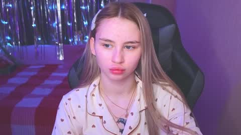 Snapshot of barbieee_doll chatting on December 2024 09:42:01 AM Eva online show from December 2024 09:42:01 AM