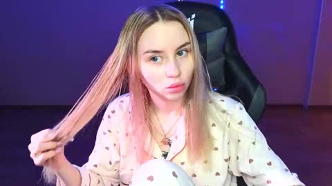 Snapshot of barbieee_doll chatting on March 2025 12:12:02 PM Eva online show from March 2025 12:12:02 PM