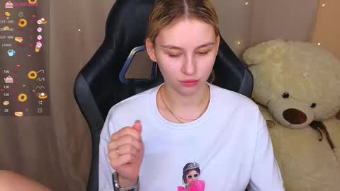 Snapshot of barbieee_doll chatting on September 2025 06:44:02 PM Eva online show from September 2025 06:44:02 PM