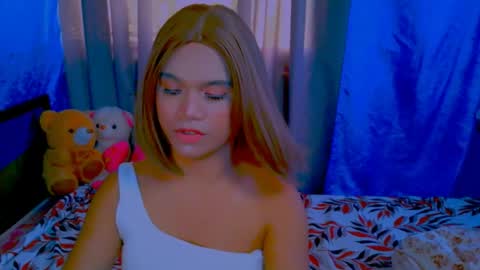 Snapshot of barbieee_hot chatting on May 2026 01:35:01 AM Barbie online show from May 2026 01:35:01 AM