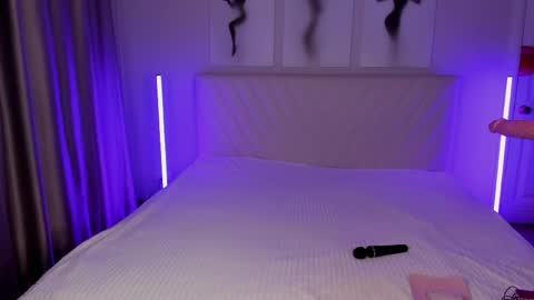 Snapshot of barbielina_ chatting on May 2026 08:06:02 PM Emma online show from May 2026 08:06:02 PM