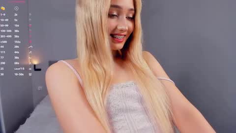 Mia online show from May 2026 04:57:01 PM