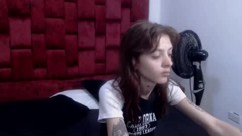 Snapshot of barby_jones25 chatting on December 2025 11:27:02 AM Barby online show from December 2025 11:27:02 AM