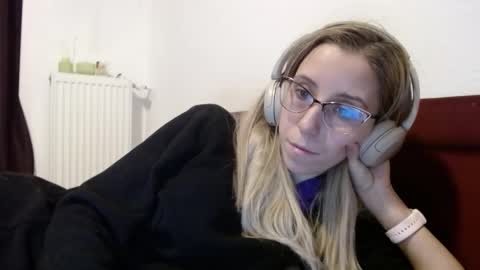 Lena online show from February 2026 06:47:02 PM