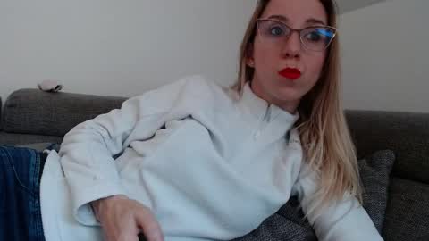 Lena online show from April 2026 04:19:01 PM