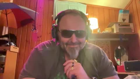 Snapshot of barewolf420 chatting on December 2025 01:16:02 PM barewolf420 online show from December 2025 01:16:02 PM