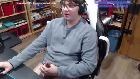 Snapshot of baterricky chatting on October 2025 09:39:01 PM Ricky online show from October 2025 09:39:01 PM