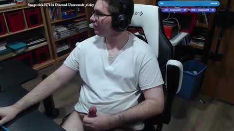 Snapshot of baterricky chatting on November 2025 04:25:01 PM Ricky online show from November 2025 04:25:01 PM