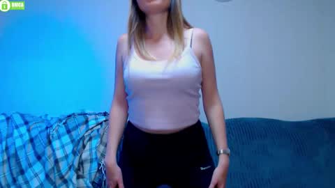 bb__bonami_ online show from October 2025 03:31:01 PM
