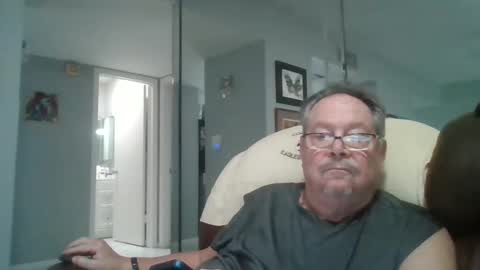 Snapshot of bbb1952 chatting on September 2025 04:34:02 PM Single Grandpa in Florida. Love to C2C and have Fun Privately online show from September 2025 04:34:02 PM