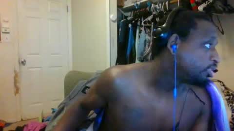 rocker n queen online show from December 2024 09:20:02 PM