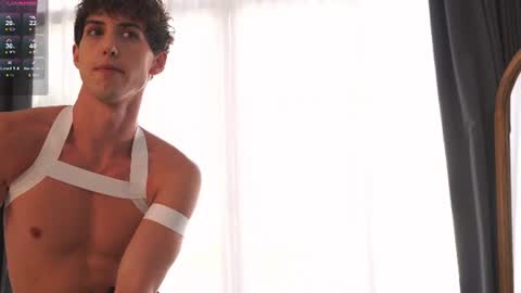 Snapshot of bbrandon_ chatting on June 2026 01:06:01 AM Brandon online show from June 2026 01:06:01 AM