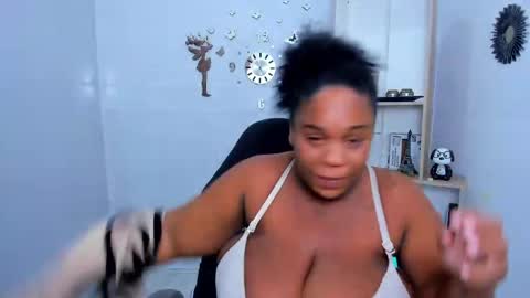 Snapshot of bbw_charlote chatting on May 2026 12:22:02 PM Charlote online show from May 2026 12:22:02 PM