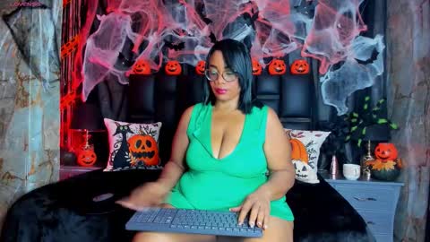 Bbwlatina01 online show from October 2025 12:06:01 PM