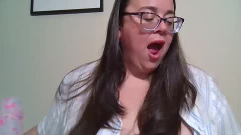 Snapshot of bbwsophiecooks chatting on April 2026 11:45:02 AM Sophie BBW online show from April 2026 11:45:02 AM