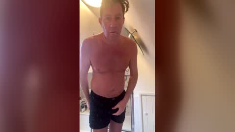 Beachlover39 online show from February 2026 10:12:01 AM