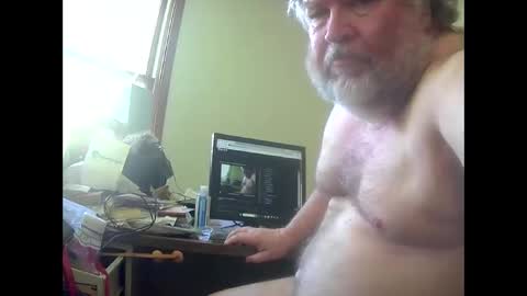 Snapshot of bear8620 chatting on May 2026 02:58:02 PM bear online show from May 2026 02:58:02 PM