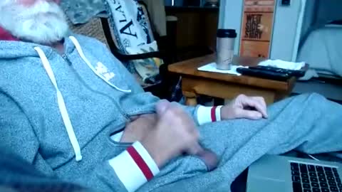 Snapshot of beardbushy chatting on December 2024 03:15:01 PM beardbushy online show from December 2024 03:15:01 PM