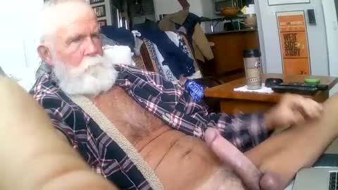 Snapshot of beardbushy chatting on February 2025 04:15:02 PM beardbushy online show from February 2025 04:15:02 PM