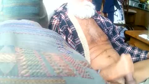 Snapshot of beardbushy chatting on February 2025 03:30:02 PM beardbushy online show from February 2025 03:30:02 PM