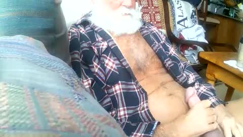 Snapshot of beardbushy chatting on February 2025 04:10:01 PM beardbushy online show from February 2025 04:10:01 PM