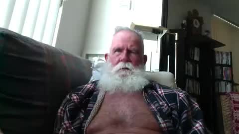 Snapshot of beardbushy chatting on September 2025 03:44:02 PM beardbushy online show from September 2025 03:44:02 PM