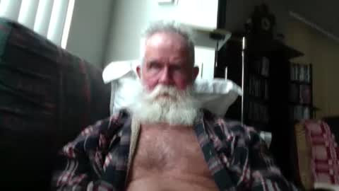 Snapshot of beardbushy chatting on April 2026 05:28:01 PM beardbushy online show from April 2026 05:28:01 PM
