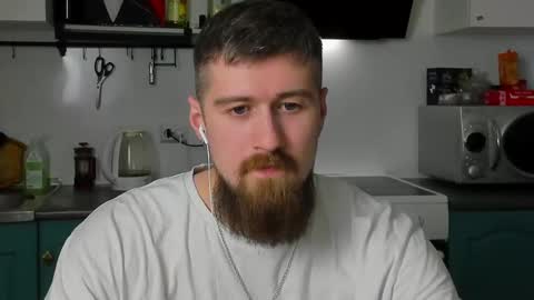 Snapshot of bearded_legend chatting on February 2025 10:14:02 PM Zeus online show from February 2025 10:14:02 PM