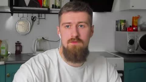 Snapshot of bearded_legend chatting on February 2025 09:44:02 PM Zeus online show from February 2025 09:44:02 PM