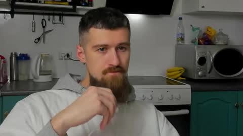 Snapshot of bearded_legend chatting on October 2025 01:38:01 AM Zeus online show from October 2025 01:38:01 AM