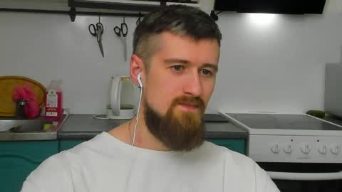 Snapshot of bearded_legend chatting on April 2026 01:07:01 AM Zeus online show from April 2026 01:07:01 AM