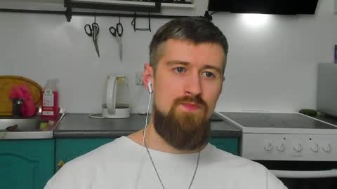 Snapshot of bearded_legend chatting on April 2026 02:51:02 AM Zeus online show from April 2026 02:51:02 AM