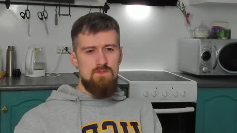Snapshot of bearded_legend chatting on May 2026 11:55:02 PM Zeus online show from May 2026 11:55:02 PM