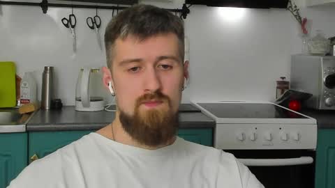 Snapshot of bearded_legend chatting on May 2026 08:05:02 PM Zeus online show from May 2026 08:05:02 PM