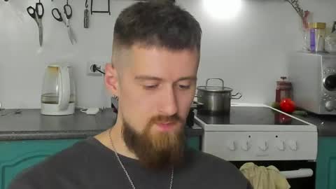 Snapshot of bearded_legend chatting on May 2026 11:24:02 PM Zeus online show from May 2026 11:24:02 PM