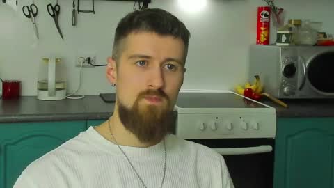 Snapshot of bearded_legend chatting on June 2026 10:05:02 PM Zeus online show from June 2026 10:05:02 PM