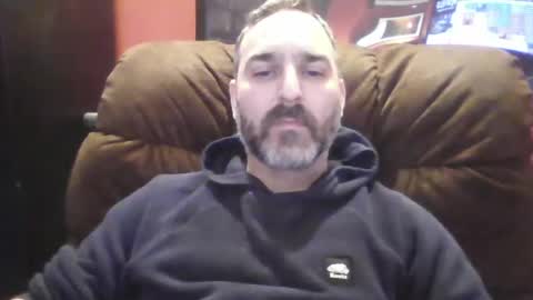 Snapshot of beardedambition chatting on February 2025 08:20:02 PM beardedambition online show from February 2025 08:20:02 PM