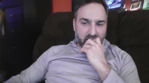 Snapshot of beardedambition chatting on March 2025 07:26:02 PM beardedambition online show from March 2025 07:26:02 PM