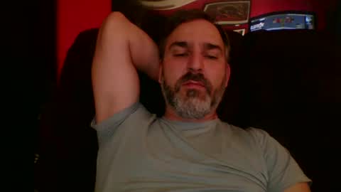 Snapshot of beardedambition chatting on September 2025 01:45:01 PM beardedambition online show from September 2025 01:45:01 PM