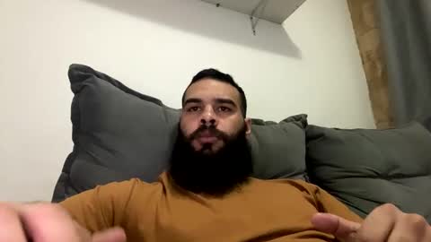 Snapshot of beardmax chatting on April 2026 11:29:01 PM Min online show from April 2026 11:29:01 PM