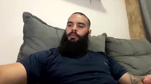 Snapshot of beardmax chatting on May 2026 08:35:02 PM Min online show from May 2026 08:35:02 PM