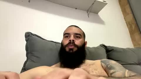 Snapshot of beardmax chatting on May 2026 09:22:01 PM Min online show from May 2026 09:22:01 PM