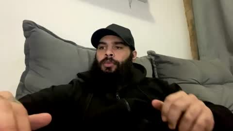 Snapshot of beardmax chatting on June 2026 04:43:02 AM Min online show from June 2026 04:43:02 AM