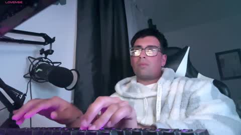 Snapshot of beastandbeauty0313 chatting on December 2024 06:55:02 AM Beastandbeauty0313 online show from December 2024 06:55:02 AM