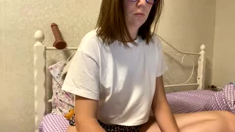 BeatriceTender online show from November 2025 06:18:02 PM