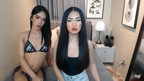 Snapshot of beauty__pearl chatting on April 2026 09:36:02 AM PEARL X NIKKI online show from April 2026 09:36:02 AM