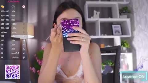 Snapshot of beauty_fuel chatting on June 2026 04:37:01 AM Polly online show from June 2026 04:37:01 AM