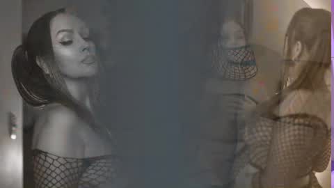 Snapshot of beauty_milf4 chatting on May 2026 01:48:02 PM Chantall online show from May 2026 01:48:02 PM